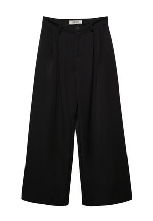 Czarne, szerokie, skrócone spodnie z szlufkami na pasek, zapięciem na guziki z przodu, zamkiem błyskawicznym oraz widoczną etykietą marki na pasku talii.