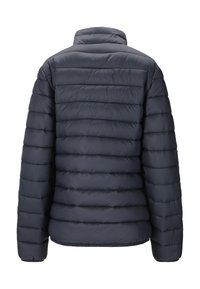 Dunkelblaue Daunenjacke mit gestepptem Design, hohem Kragen und elastischen Bündchen. Glatte Textur und leichtes Material zur Isolierung.