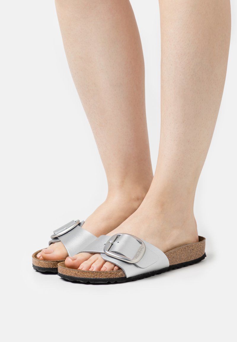 Birkenstock - MADRID BIG BUCKLE  - Pantolette flach - metallic silver, Vergrößern