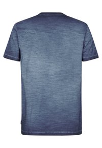 Tričko s krátkým rukávem v odstínech modré barvy, s kulatým výstřihem a jemně strukturovaným povrchem. Obsahuje malou visačku na lemu.
