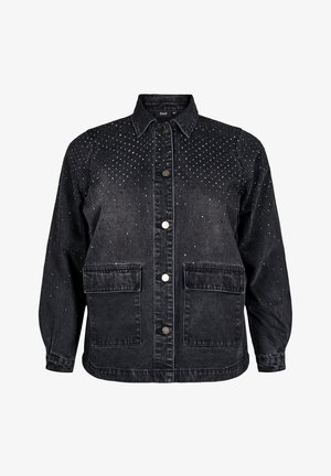 Zwarte denimjack met zilveren studs, knoopsluiting, twee borstzakken en een kraag. Lange mouwen met manchetten, gestructureerd ontwerp.