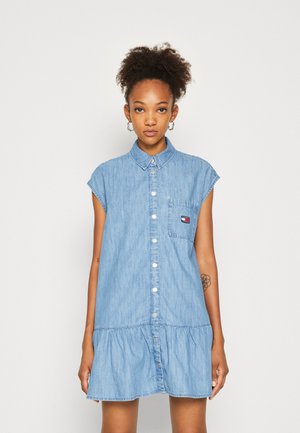 - denim DRESS medium/blue Tommy BADGE MINI denim Jeanskleid - Jeans