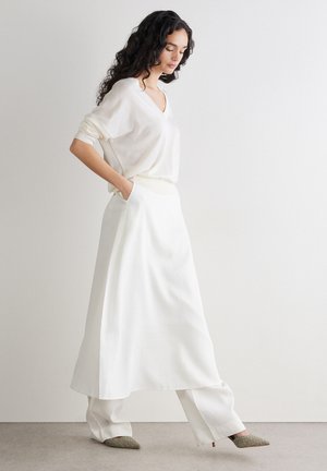 Falconeri, FINE DOUBLE V-NECK - Striktrøje - white