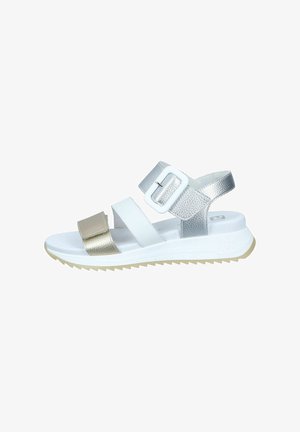 Sandales blanches et argent métallisé avec une bride texturée, une boucle réglable et une semelle en caoutchouc à nervures.