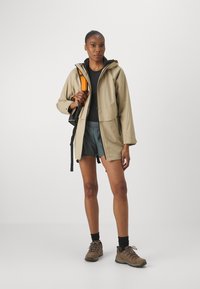 Jack Wolfskin MAINKAI - Impermeabile - sand storm