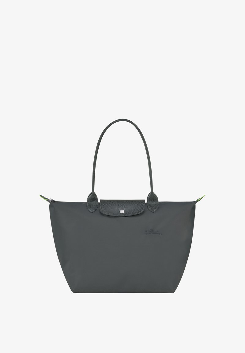 Grau nylon Tasche mit glatter Oberfläche, doppelten Trägern, einem Druckknopfverschluss und einem Lederakzent an der Oberseite. Verfügt über dezentes Branding und einen grünen Reißverschluss-Zieher.
