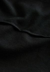 Unausgewählt, black