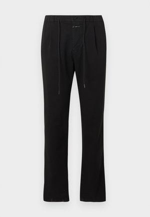 Pantaloni neri a gamba dritta con pieghe frontali, chiusura con bottone e zip, e coulisse in vita.