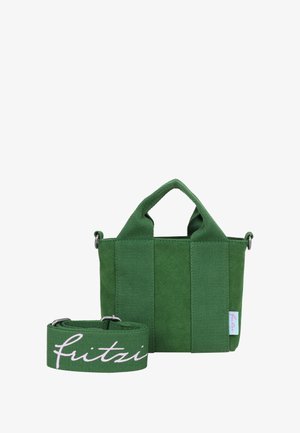 Groene schoudertas met twee korte handvatten en een afneembare schouderriem. Gemaakt van textuurstof, met een logo op de riem. Compact ontwerp.