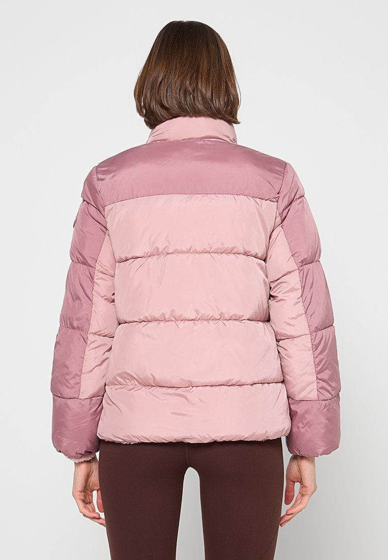 REVERSIBLE PUFFER