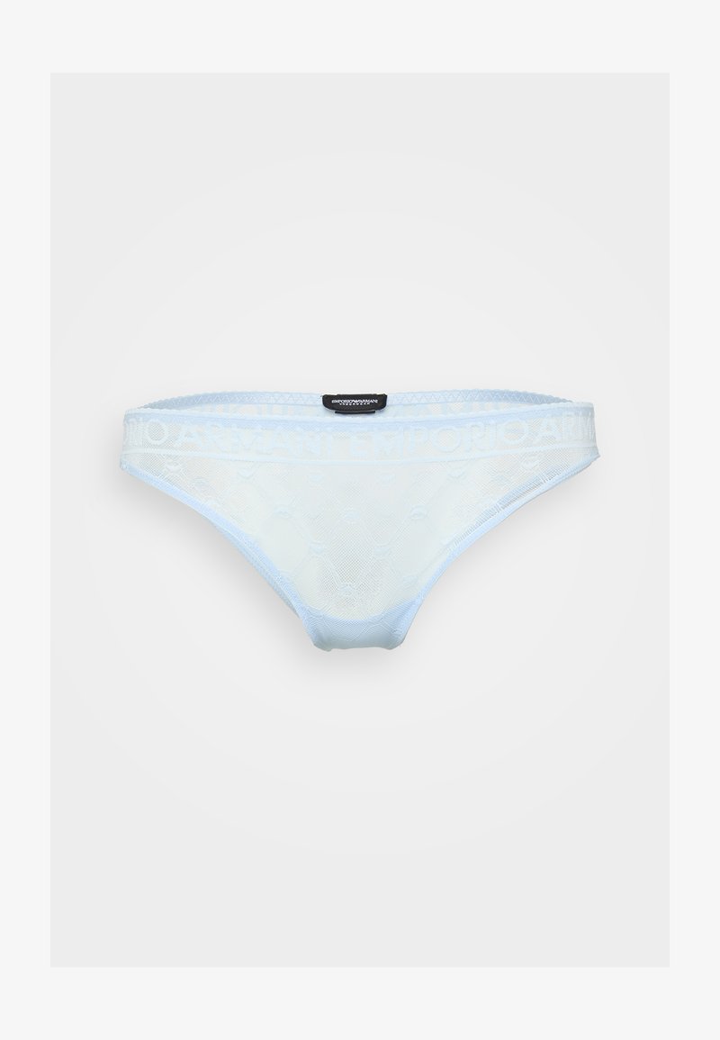 Bikini de encaje azul claro con un patrón texturizado, cinturilla elástica con la marca "Emporio Armani" en blanco y bordes suaves.