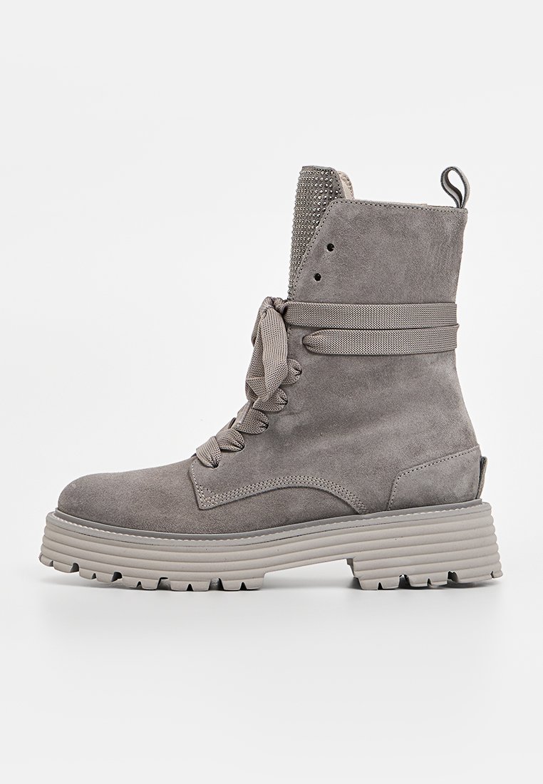 Botines con cordones