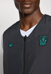 adidas Originals LIVERPOOL FC ICON VEST - Veste sans manches - black/sea green