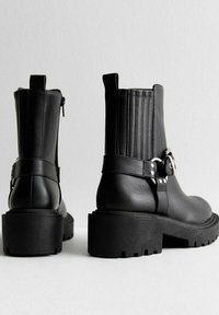 New Look - Botki kowbojki i motocyklowe