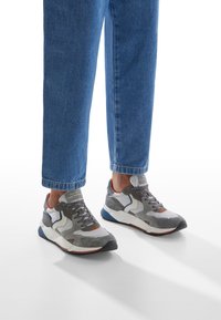 Voile Blanche CLUB19 - Sneakers basse - hellgrau