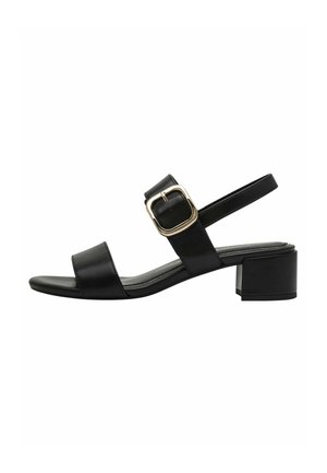 Schwarze Sandale mit Blockabsatz, breiten Riemen und einer Schnalle am Knöchelriemen, mit einer glatten Lederoberfläche.