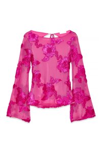 Blusa larga de manga larga transparente en rosa brillante, con bordado floral y puños acampanados, que cuenta con un pequeño cierre de lazo en forma de ojete en la parte posterior.