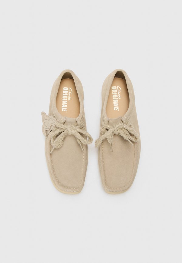 WALLABEE - Lace-ups - sand3