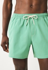 Next REGULAR FIT - CONTRAST STITCH - Badeshorts - sage green