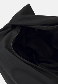 Weekday SAMIR BAG - Kézitáska - black