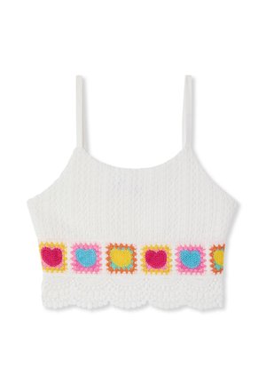 Top corto in crochet bianco con spalline sottili, caratterizzato da un motivo a cuore colorato in rosa, blu, giallo e arancione lungo il bordo inferiore.