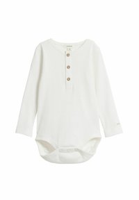 Biały bodysuit dla niemowląt z długim rękawem wykonany z prążkowanej tkaniny, z okrągłym dekoltem, trzema drewnianymi guzikami oraz zapięciami na napy na dole.