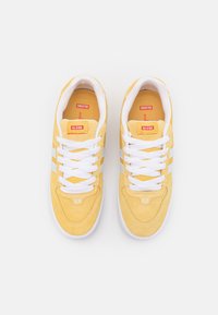 Globe ENCORE 2 - Sapatilhas - pineapple/white