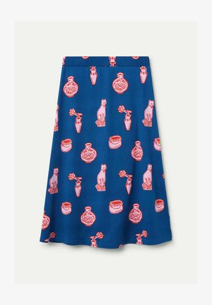 Falda azul con un patrón repetido de gatos rosas, jarrones y flores. Hecha de una tela suave con un diseño acampanado y una cinturilla elástica.