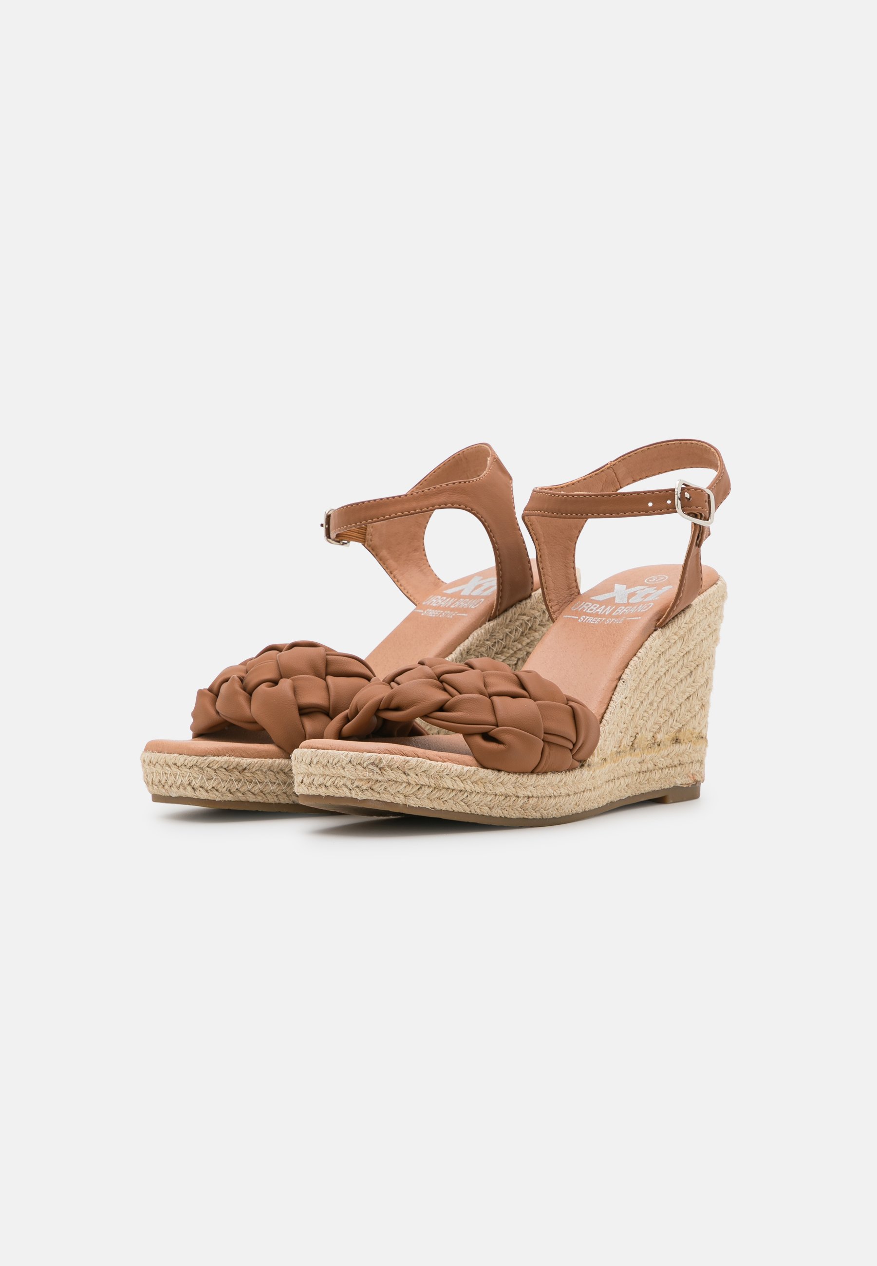 XTI Sandalias con plataforma - camel - Zalando.es