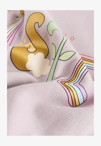 Selectat, lilac purple sister