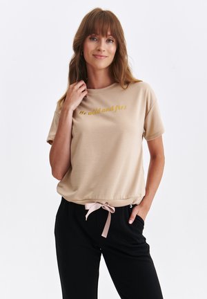 - T-shirt z nadrukiem