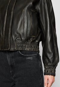 Samsøe Samsøe MEADOW  - Bomber Jacket - washed black olive