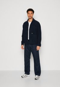 Esprit STRAIGHT PLEAT - Auduma bikses - navy