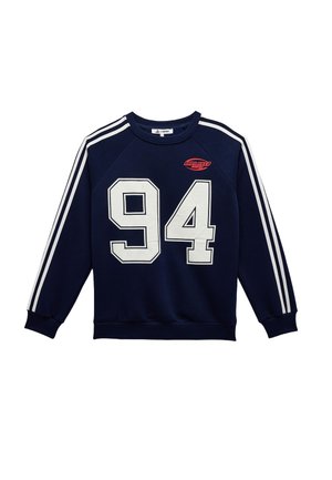 Marineblauwe sweatshirt met witte strepen op de mouwen, groot wit nummer "94" op de voorkant en rode tekstlogo "Unlimited". Zachte stof, normale pasvorm.