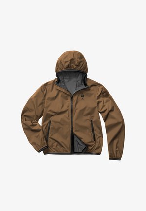 Giacca marrone con cappuccio, con cerniera e rifiniture delle tasche nere, polsini elasticizzati e una toppa sulla parte superiore della manica sinistra, stesa in piano per mostrare la fodera interna.