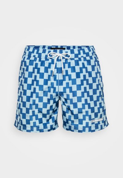 Pantaloni scurti de plajă cu un model albastru, prezentând forme geometrice, talie elastică cu șnur și un patch cu logo în partea din față jos. Realizați din material ușor.