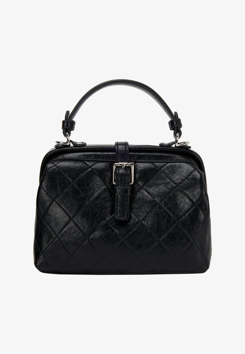 Schwarze Lederhandtasche mit gestepptem Muster, rechteckiger Form, Obergriff und silberfarbener Hardware. Verfügt über ein Schnallendetail auf der Vorderseite.