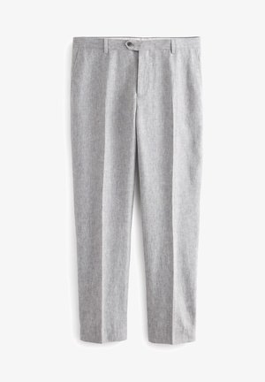 Pantalon gris clair sur mesure avec passants de ceinture, poches latérales, fermeture avant par bouton et zip, fabriqué en tissu texturé.