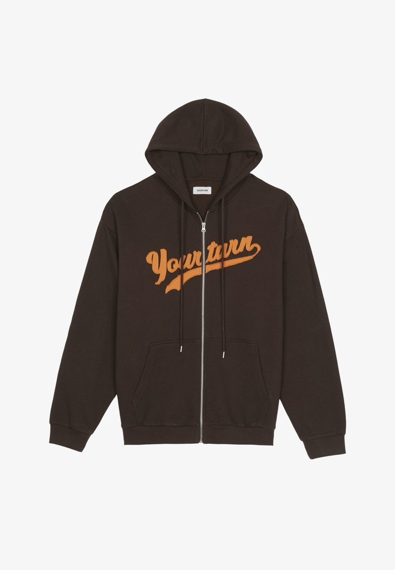 Brun hættetrøje med lynlås, foret hætte, snore, forlommer og "Your turn"-grafik i orange på brystet. Bomuldsmateriale.