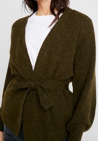 ICHI Strickjacke - khaki