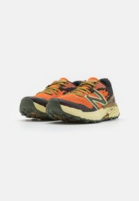 New Balance FRESH FOAM X HIERRO V7 - Trail running shoes - cayenne
