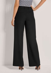 MADELEINE WEITE PALAZZO-MIT BÜGELFALTEN - Broek - black