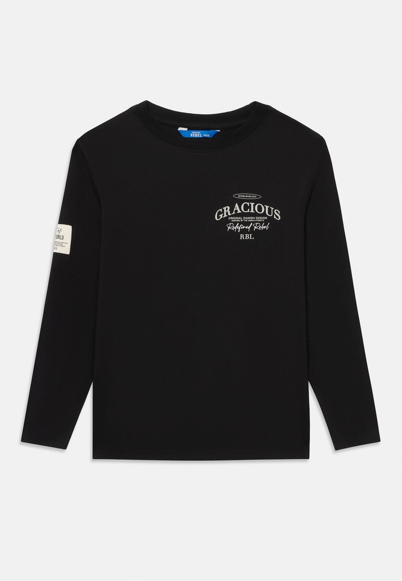 Sort langærmet T-shirt med rund halsudskæring, hvid tekst "GRACIOUS" og lille mærke på venstre ærme, præsenteret mod hvid baggrund.