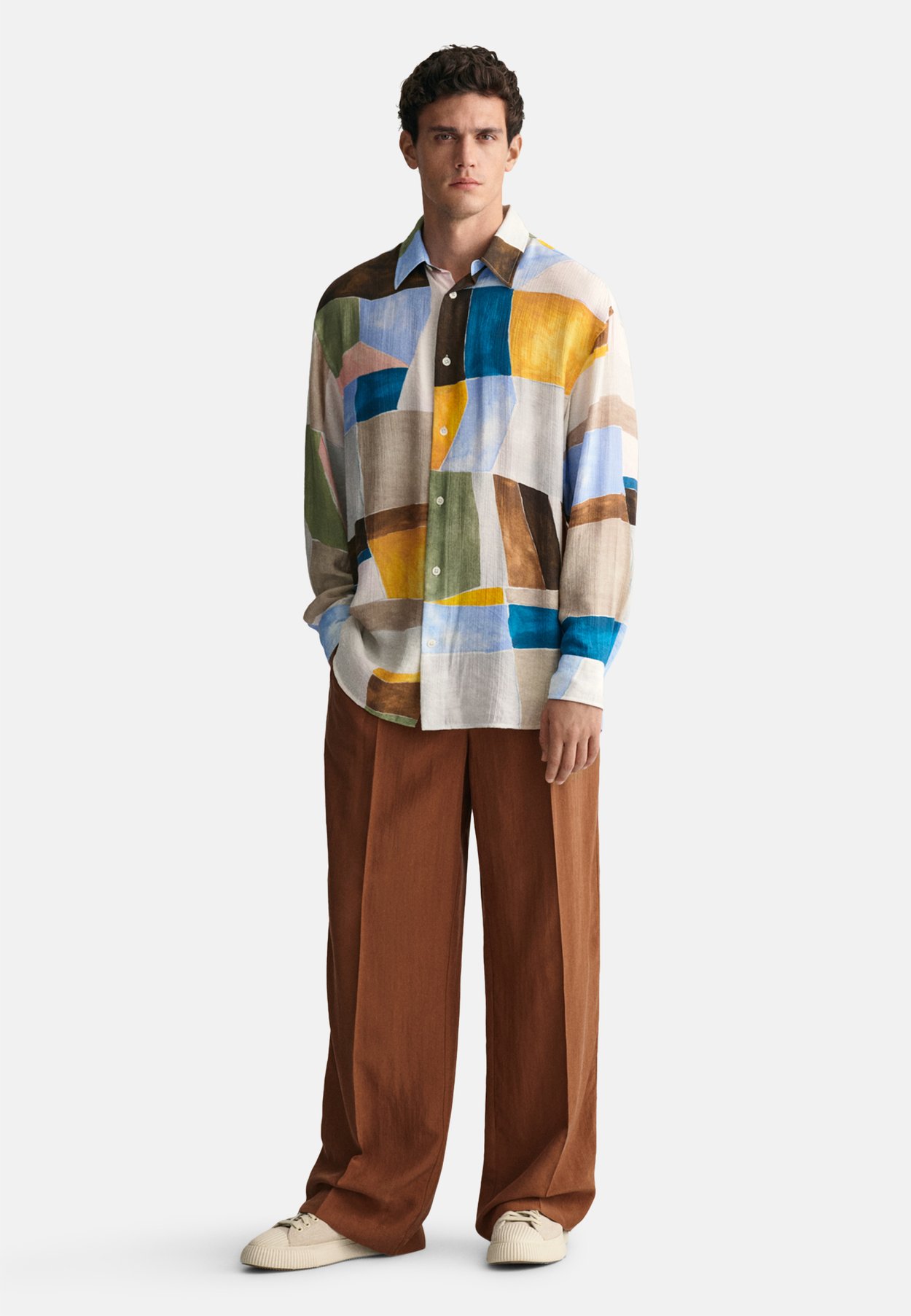 RELAXED FIT