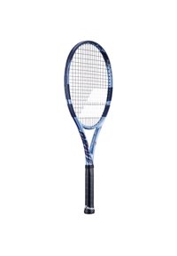 Blå og sort tennisbat med tekstureret greb, oval hoved og krydsede strenge. Bemærkelsesværdige designdetaljer med en gradientfinish.