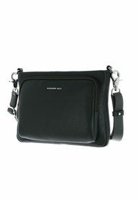 Sac en cuir texturé noir Mandarina Duck avec poche zippée à l'avant et bandoulière réglable avec quincaillerie en argent.