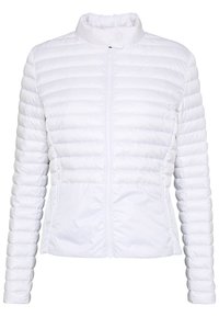 Vit vadderad jacka med ståkrage, horisontell quiltad textur, fullständigt framdraget blixtlås och två sidofickor med blixtlås.