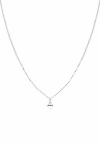 Zilveren ketting met een klein hangertje in de vorm van een hart. De ketting heeft een delicate, dunne ontwerp met een gladde, gepolijste afwerking.