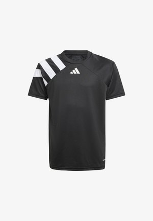 Schwarzes sportliches T-Shirt mit kurzen Ärmeln, das ein diagonales weißes Streifenmuster an der linken Schulter und ein kleines Logo auf der Brust aufweist.