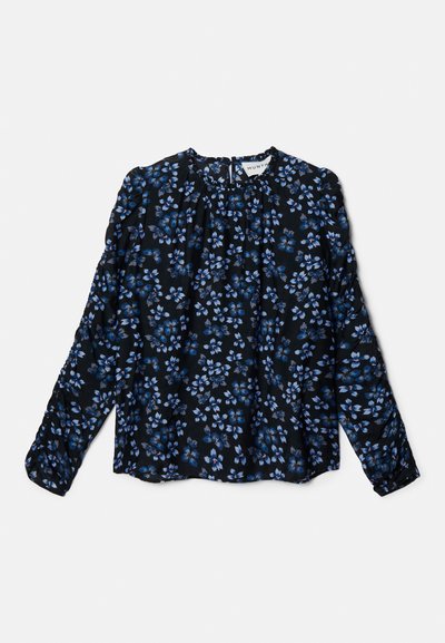 Blusa floreale a maniche lunghe nera, con motivi floreali blu e bianchi, scollo arricciato e polsini elasticizzati. Tessuto leggero e fluido.